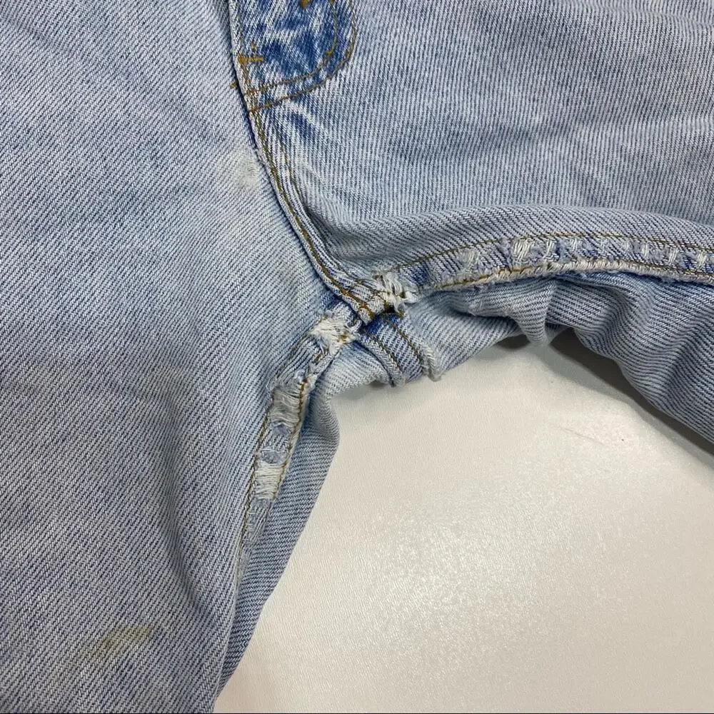 Levi’s Vintage ‘82 Orange Tab surged Hem 505 Light Wash Denim Shorts 31